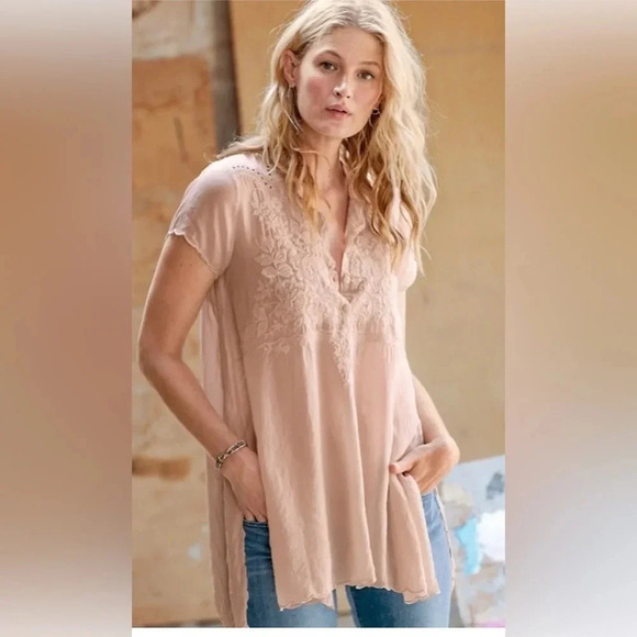 Johnny Was Britta Button-Front Embroidered Pink
Tunic Size small - Picture 3 of 6